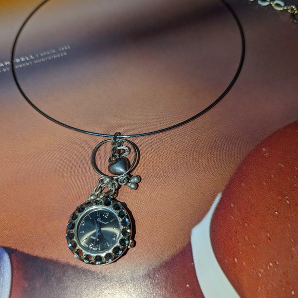 Vintage and Retro Pendant Watch with a Lovely Heart Necklace Steel silver Metal - Picture 4 of 8